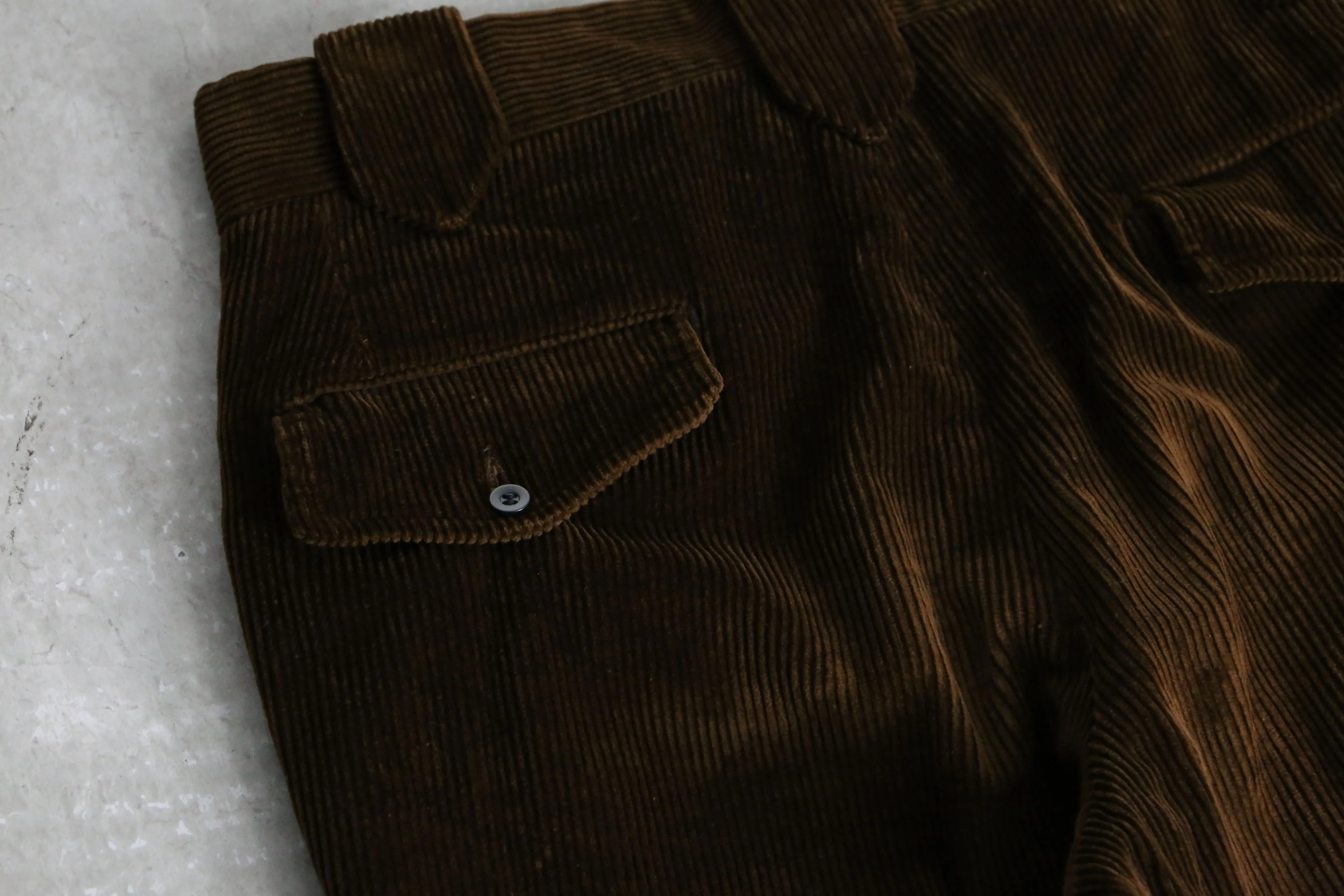 brown western taste corduroy flare pants