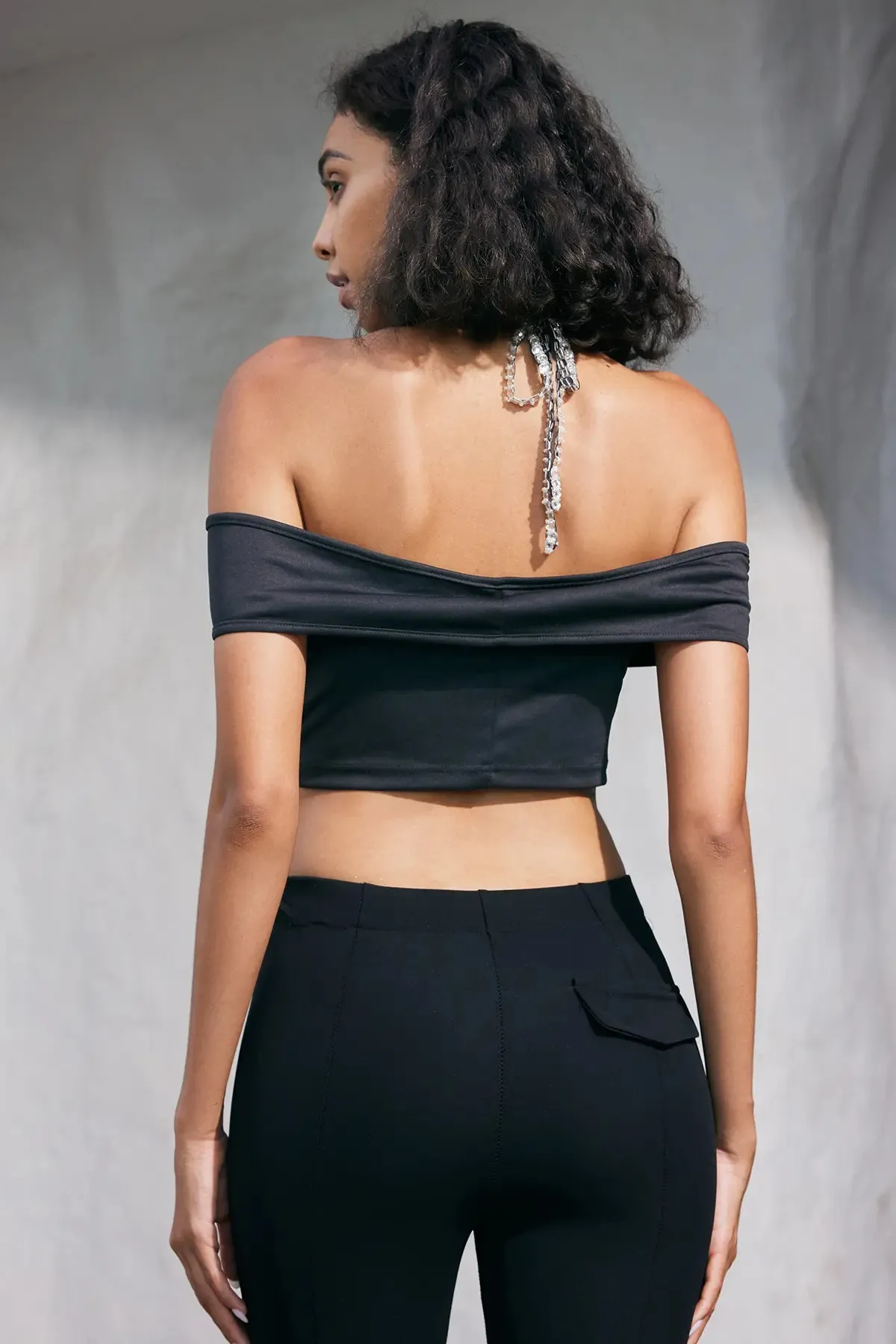 Cut Out Tie Neck Crop Top