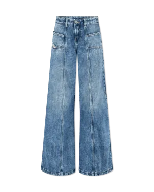 D-Akii Flared Jeans