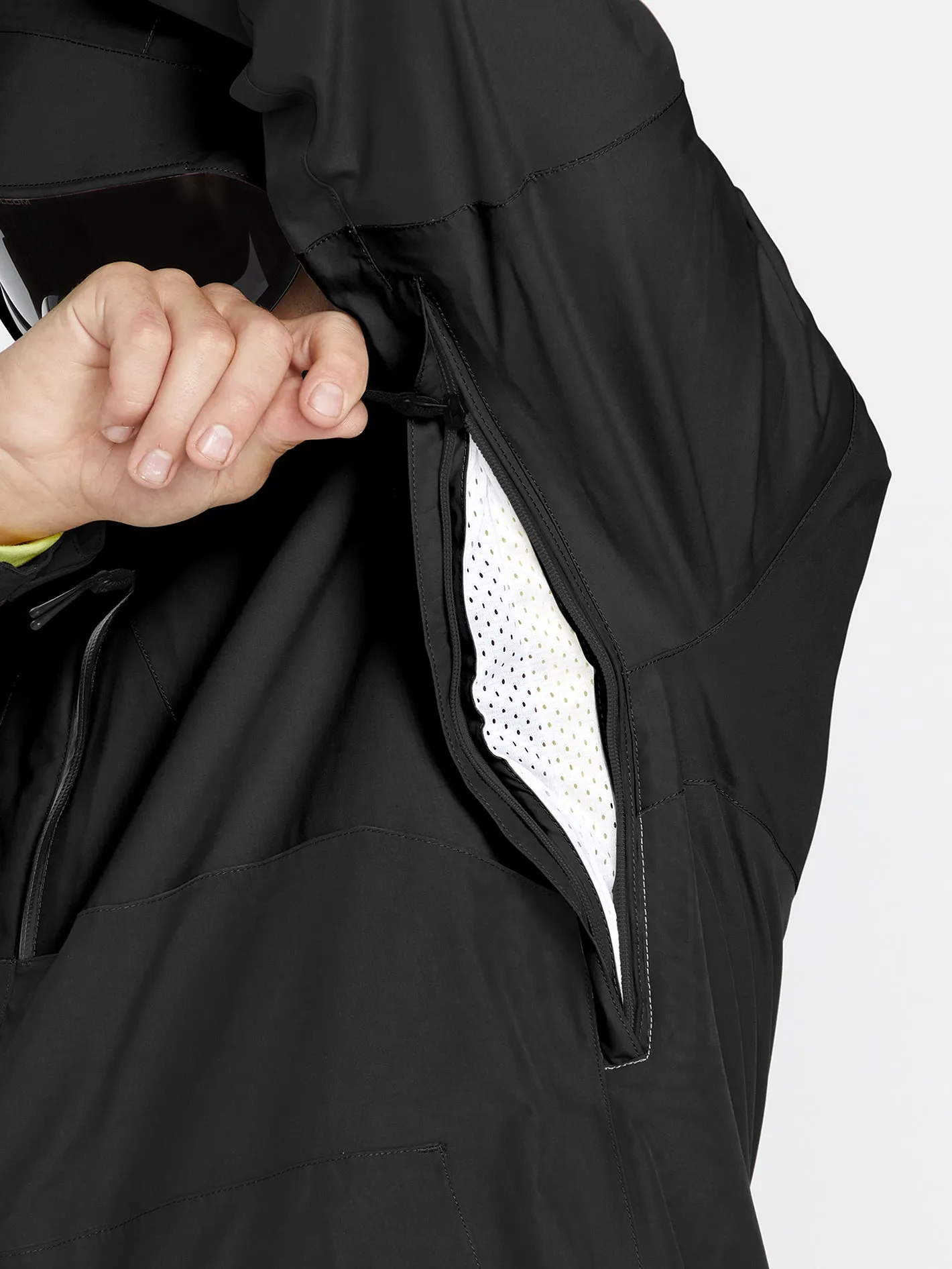 L Gore-Tex Jacket - Black