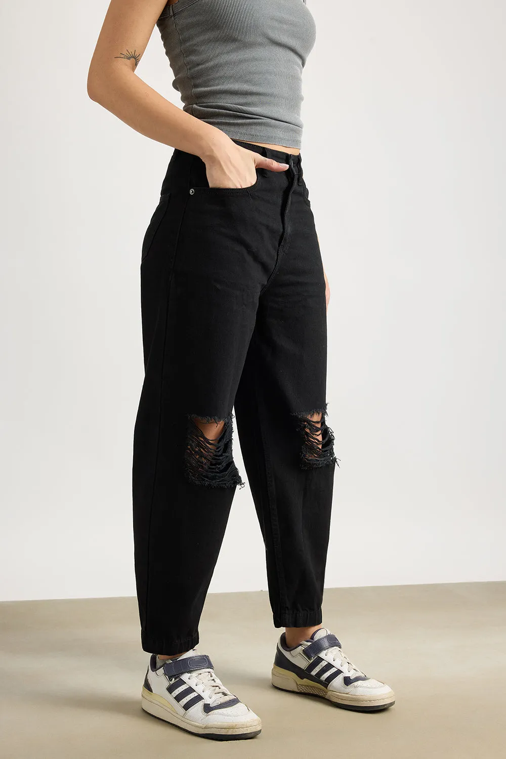 Relaxed Distress Black Jeans