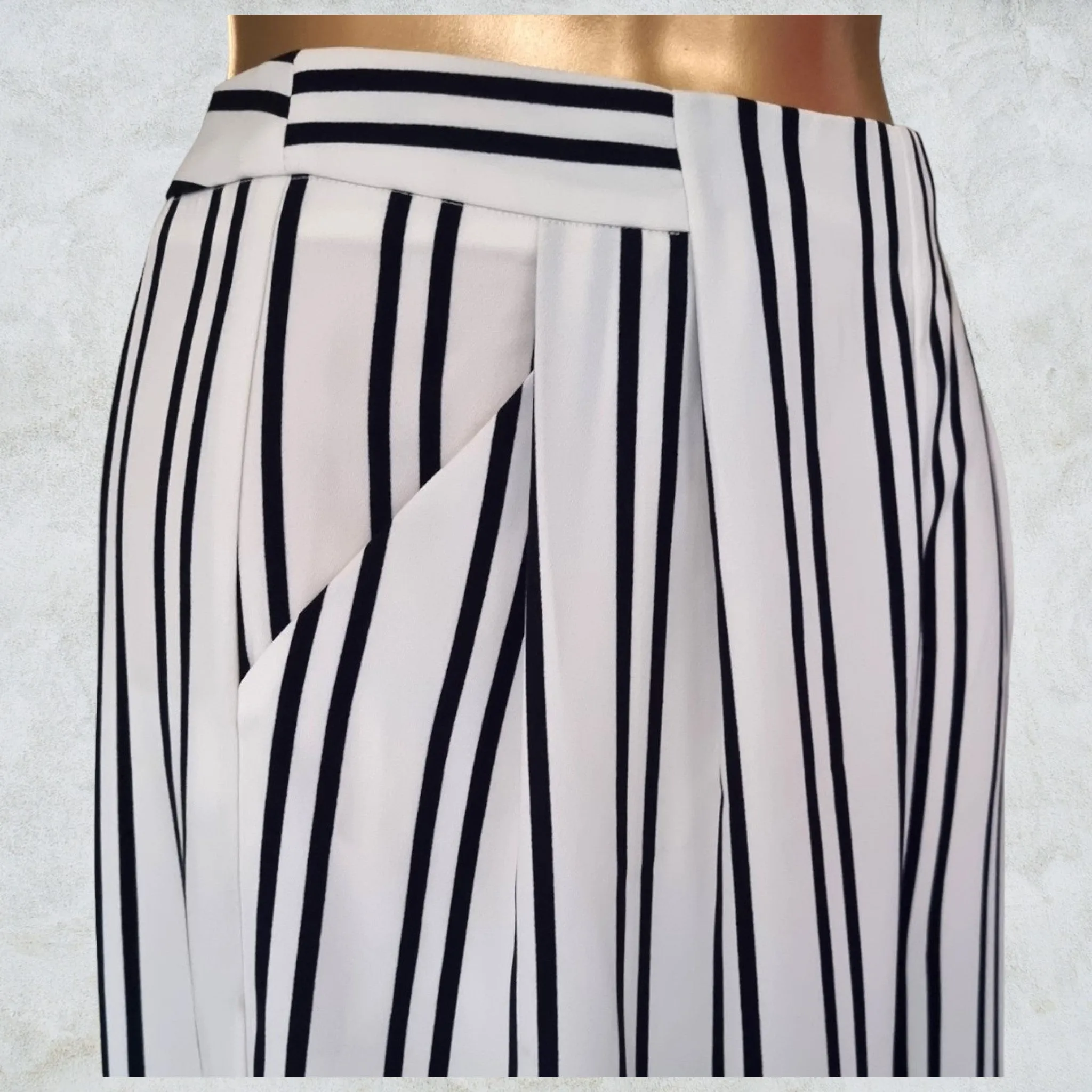 Warehouse Women's Navy & White Stripe Wide Leg Crepe Culottes UK 10 US 6 EU 38